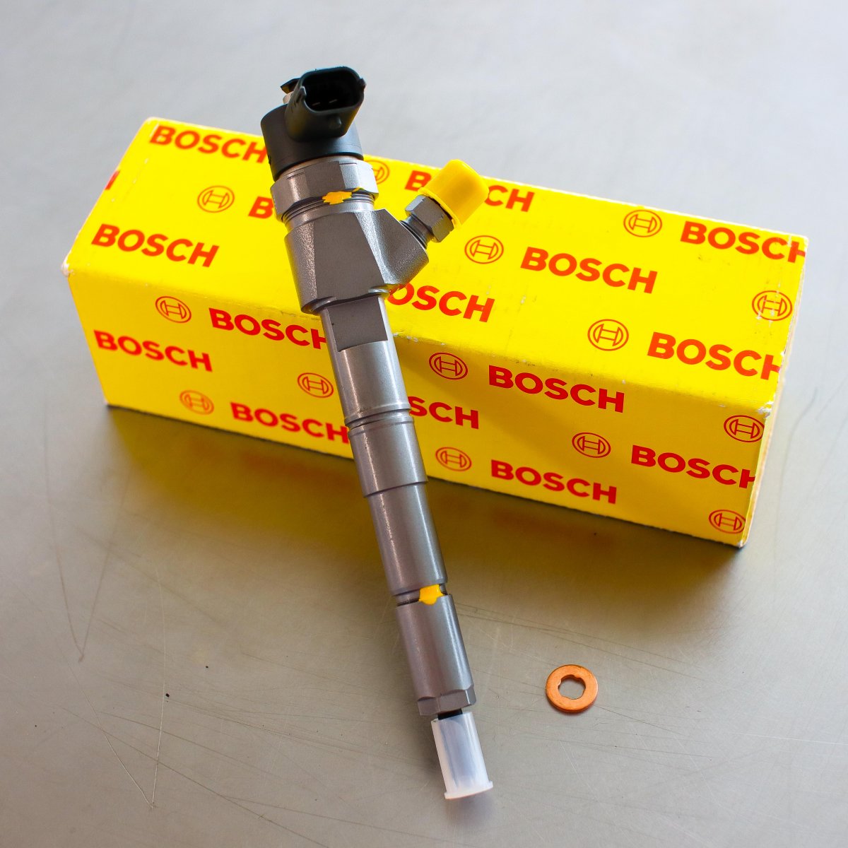 Wtryskiwacz Bosch po naprawie przygotowany do nadania do zamawiającego na gwarancji w świetnej cenie